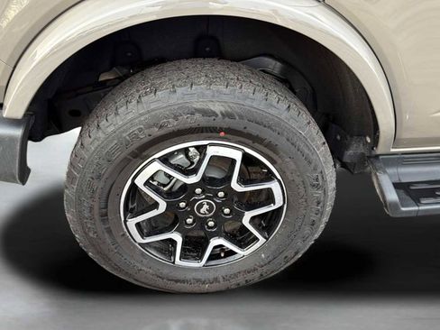 Used 2025 Ford Bronco Outer Banks image 44
