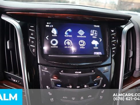 Used 2017 Cadillac Escalade Luxury image 37