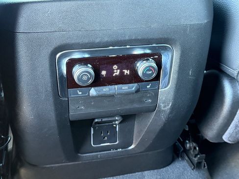 Used 2025 GMC Yukon Denali image 25