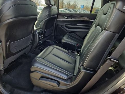 Used 2023 Jeep Grand Cherokee L Limited image 16