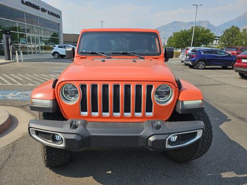 Used 2019 Jeep Wrangler Unlimited Sahara w/ Uconnect 4C Nav & Sound Group AWD/4WD image 2