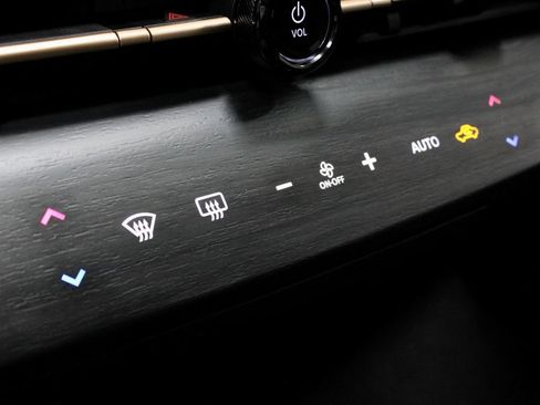 Certified 2023 Nissan Ariya AWD image 31
