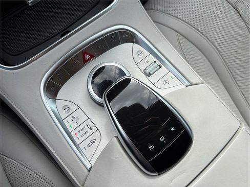 Used 2017 Mercedes-Benz S 550 Cabriolet image 39