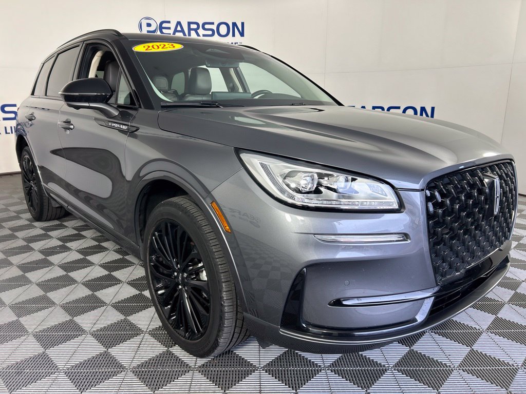 Used 2023 Lincoln Corsair Reserve w/ Equipment Group 201A AWD/4WD image 3