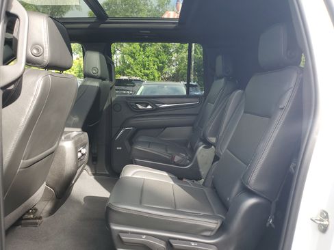 Used 2023 GMC Yukon XL Denali image 17