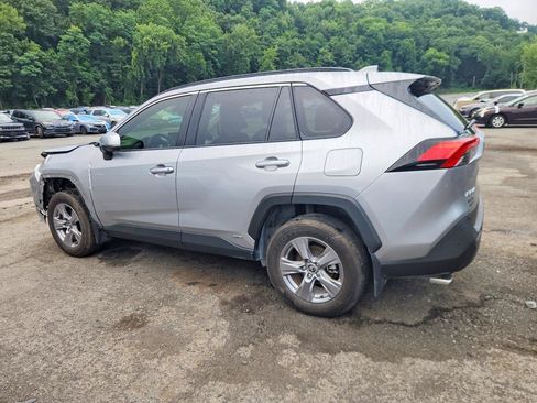 Used 2025 Toyota RAV4 XLE AWD/4WD image 4