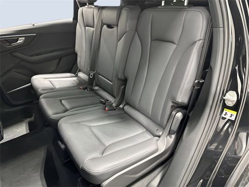 Used 2023 Audi Q7 3.0T Prestige image 31