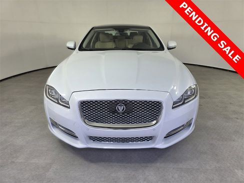 Used 2017 Jaguar XJ L Portfolio image 2