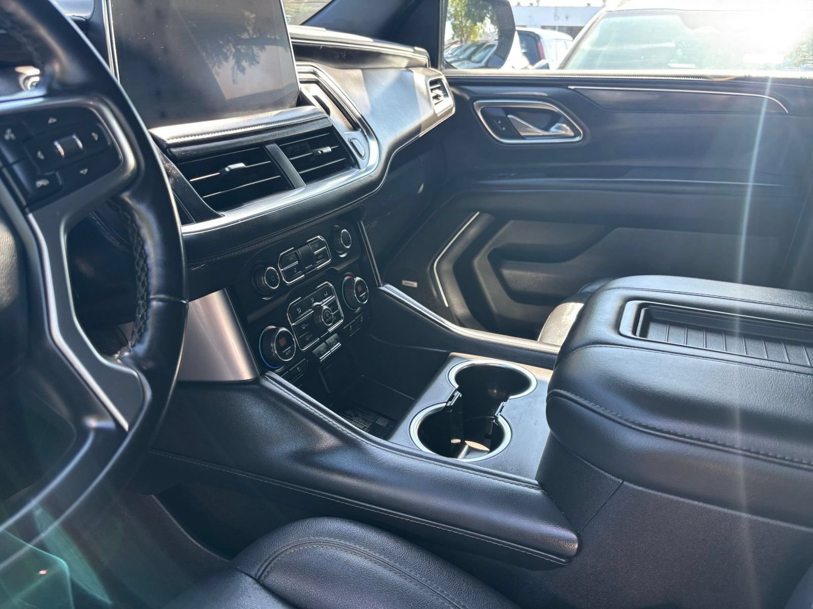 Used 2024 Chevrolet Tahoe LT w/ Luxury Package RWD image 43