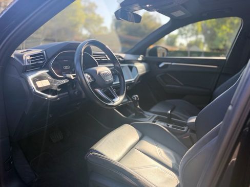 Used 2022 Audi Q3 2.0T Premium w/ Black Optic Sport Package AWD/4WD image 9