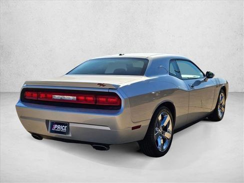 Used 2010 Dodge Challenger R/T image 5