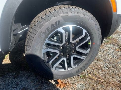 New 2025 Ford Ranger Lariat w/ FX4 Off-Road Package image 29