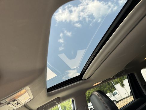 Used 2017 Toyota Highlander XLE FWD image 21