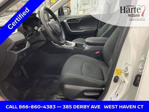 Used 2021 Toyota RAV4 LE image 19