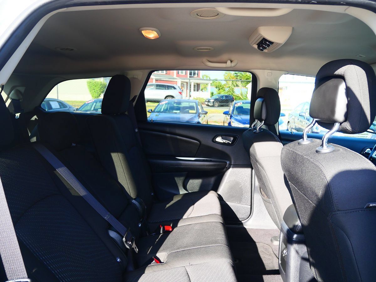Used 2019 Dodge Journey SE w/ Connectivity Group FWD image 28