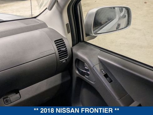 Used 2018 Nissan Frontier PRO-4X image 16