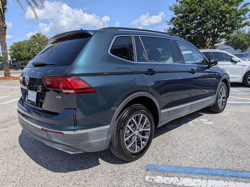 Used 2018 Volkswagen Tiguan SEL FWD image 6