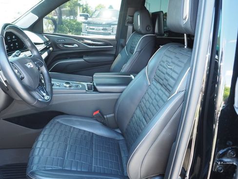 Used 2023 Cadillac Escalade V AWD/4WD image 14