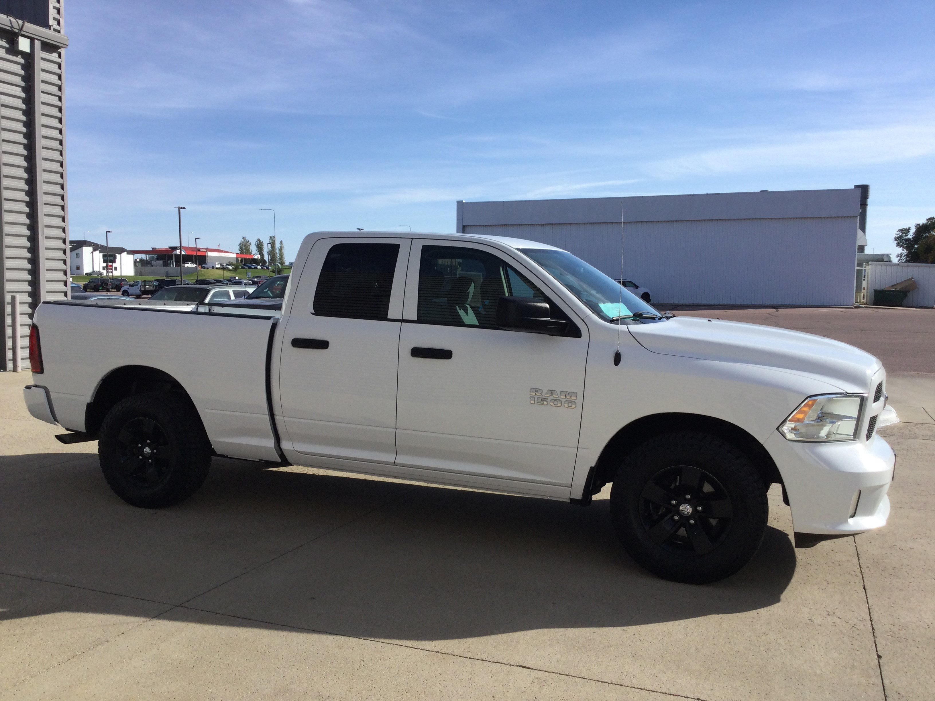 Used 2016 RAM 1500 ST RWD image 3