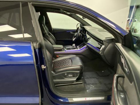 Used 2022 Audi RS Q8 w/ Carbon Optic Package image 23
