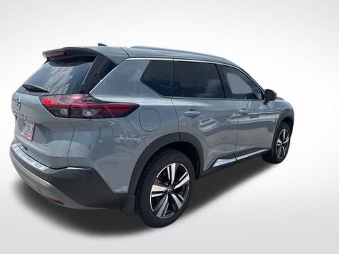 Used 2021 Nissan Rogue SL w/ Premium Package FWD image 3
