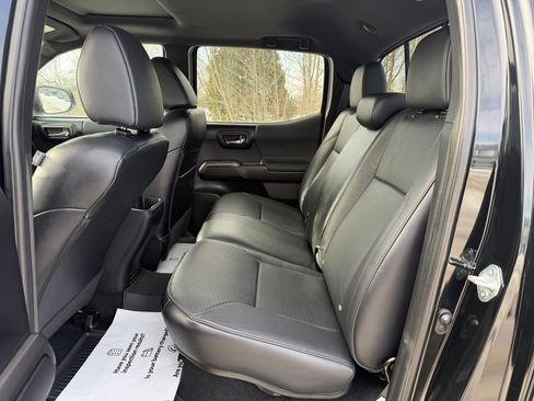 Certified 2022 Toyota Tacoma TRD Off-Road w/ TRD Premium Off Road Package image 22