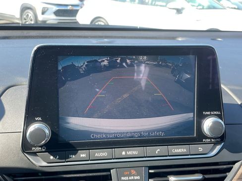 Used 2025 Nissan Altima 2.5 SV image 24