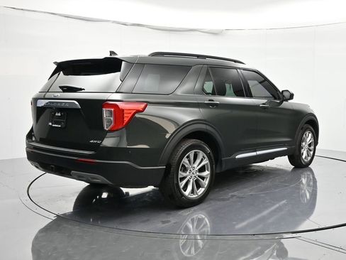 Used 2022 Ford Explorer XLT w/ Equipment Group 202A image 5