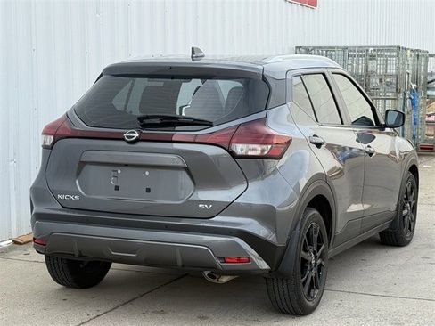 Used 2023 Nissan Kicks SV image 4