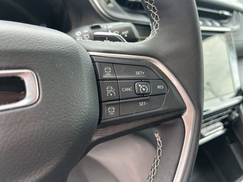 Used 2025 Jeep Grand Cherokee L Altitude image 22