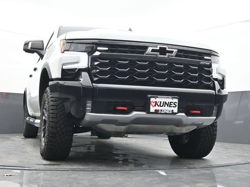 Used 2024 Chevrolet Silverado 1500 ZR2 w/ Technology Package AWD/4WD image 24