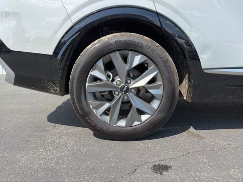 Used 2023 Kia Sportage SX image 9