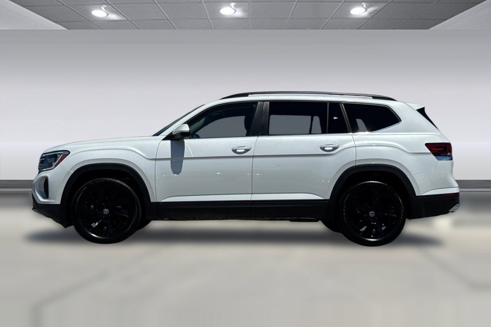 Used 2026 Volkswagen Atlas SE AWD/4WD image 2