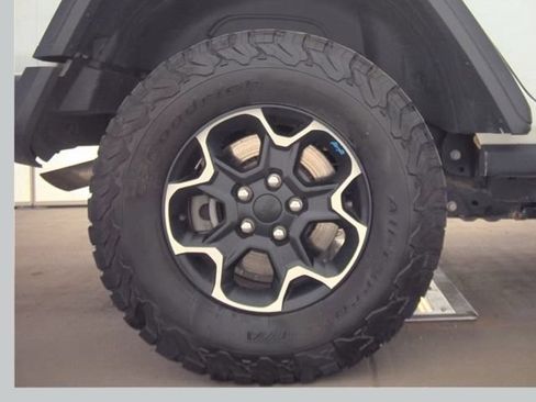 Used 2022 Jeep Wrangler Unlimited Rubicon 4xe w/ Cold Weather Group AWD/4WD image 20