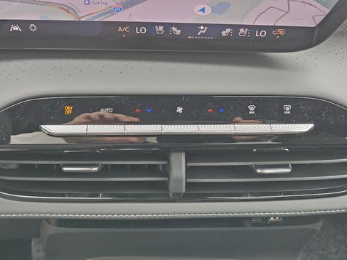 New 2026 Buick Enclave Avenir w/ Super Cruise Package FWD image 14