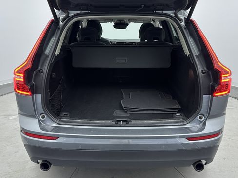 Used 2020 Volvo XC60 T5 Momentum image 29