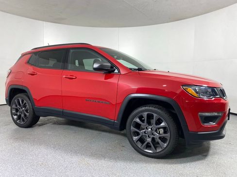 Used 2021 Jeep Compass Latitude AWD/4WD image 3