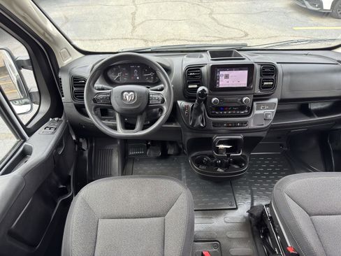 Used 2025 RAM ProMaster 2500 w/ Convenience Group FWD image 18