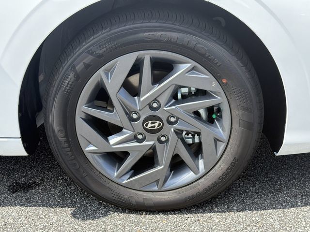 New 2026 Hyundai Elantra Hybrid FWD image 14