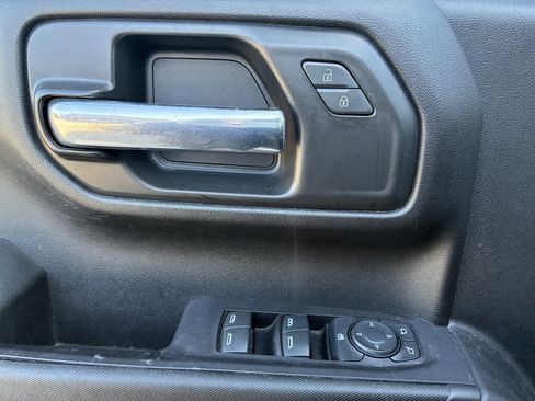 Used 2022 Chevrolet Silverado 1500 Custom image 6