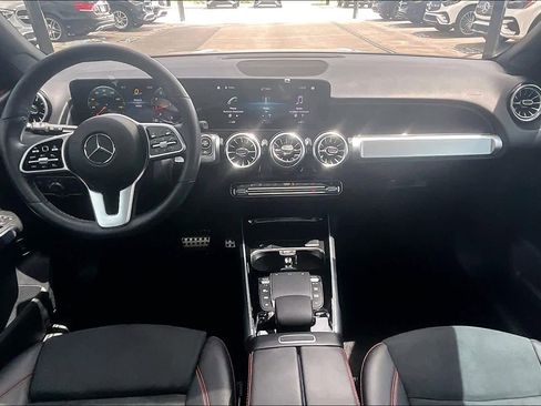 Certified 2022 Mercedes-Benz GLB 250 image 15