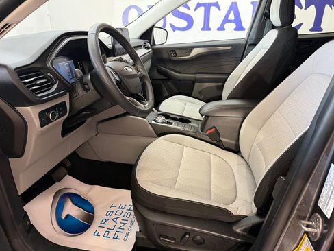 Used 2024 Ford Escape Active image 11