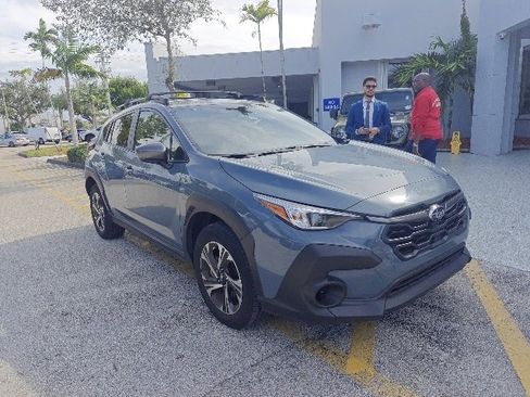 Used 2024 Subaru Crosstrek 2.0i Premium image 2