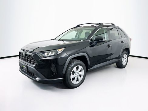 Used 2020 Toyota RAV4 LE image 3