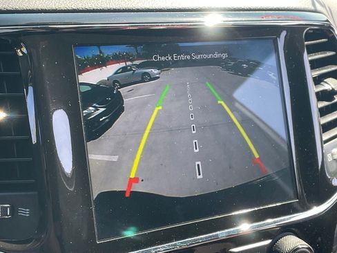 Used 2021 Jeep Grand Cherokee Laredo X image 11