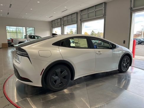 New 2026 Toyota Prius Plug-In Hybrid image 7