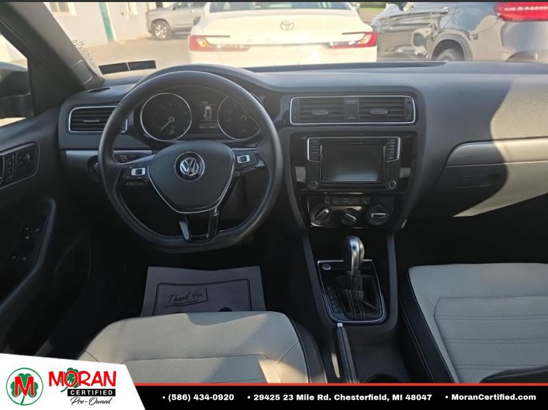 Used 2016 Volkswagen Jetta Sport w/ Lighting Package FWD image 10