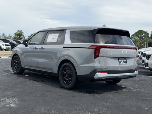 New 2027 Kia Carnival LX FWD image 6
