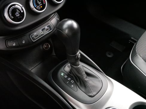 Used 2018 FIAT 500X Trekking w/ Cold Weather Package image 24