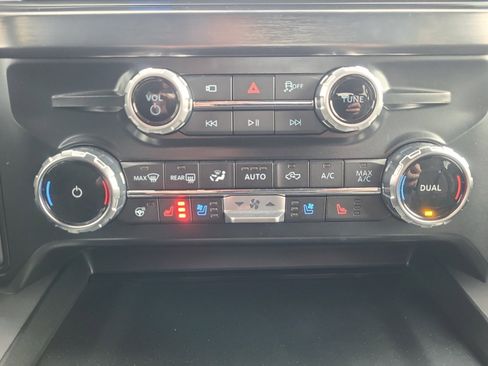 Certified 2025 Ford F350 Lariat w/ Black Appearance Package image 31